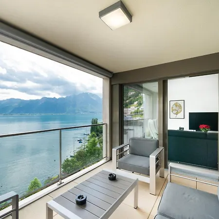 View And - Swiss مونترو