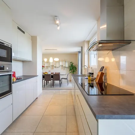 View And - Swiss Apartment *