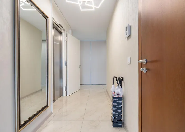 View And - Swiss * Монтрё