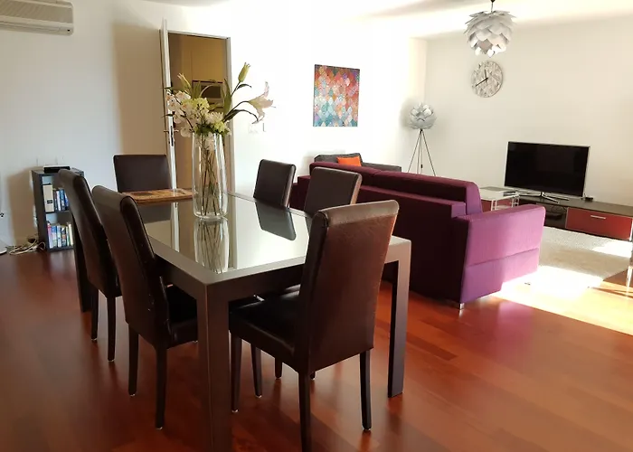 View And - Swiss * مونترو