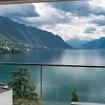 View And - Swiss Apartament Montreux