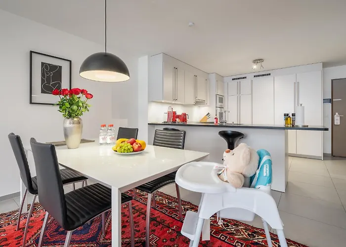 View And - Swiss Монтрё